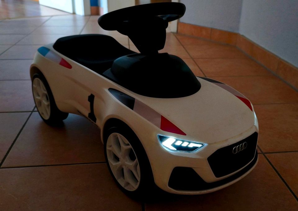 Audi Sport Quattro Bobbycar mit LED in Ratingen