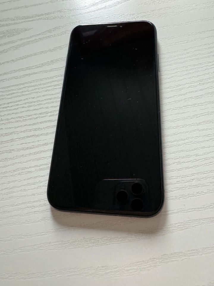 iPhone XR in schwarz 64 GB Sehr guter Zustand in Wolfsburg