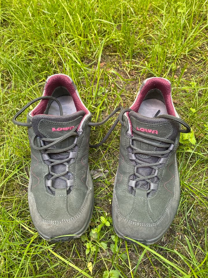 Lowa Wanderschuhe für Frauen in Nürnberg (Mittelfr)