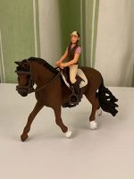 Schleich Trakehner Wallach 13909 mit Reiterin und Pferdedecke Baden-Württemberg - Rottenburg am Neckar Vorschau