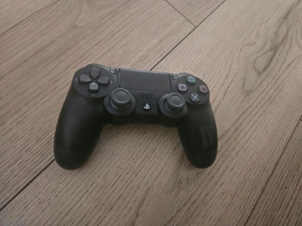 PS4 Playstation 4 Controller Limited Editon Final Fantasy XV in Duisburg