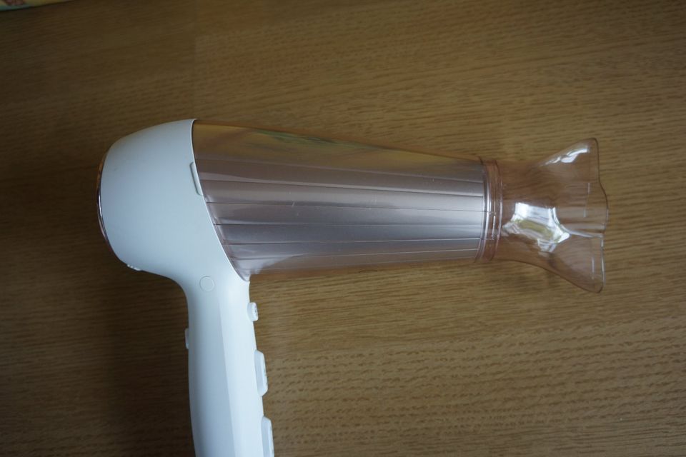 Philips Moisture Protect Phillips Haarföhn rosegold in Gießen