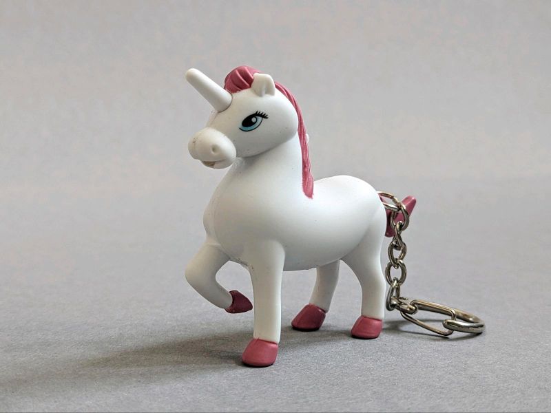 Einhorn Schlüsselanhänger mit Licht & Sound - Weiß Pink in Stuttgart -  Weilimdorf | Weitere Spielzeug günstig kaufen, gebraucht oder neu | eBay  Kleinanzeigen ist jetzt Kleinanzeigen