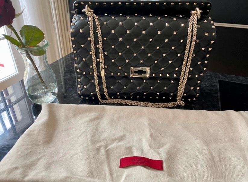 Valentino mittelgroße Rockstud Spike aus Nappaleder in München