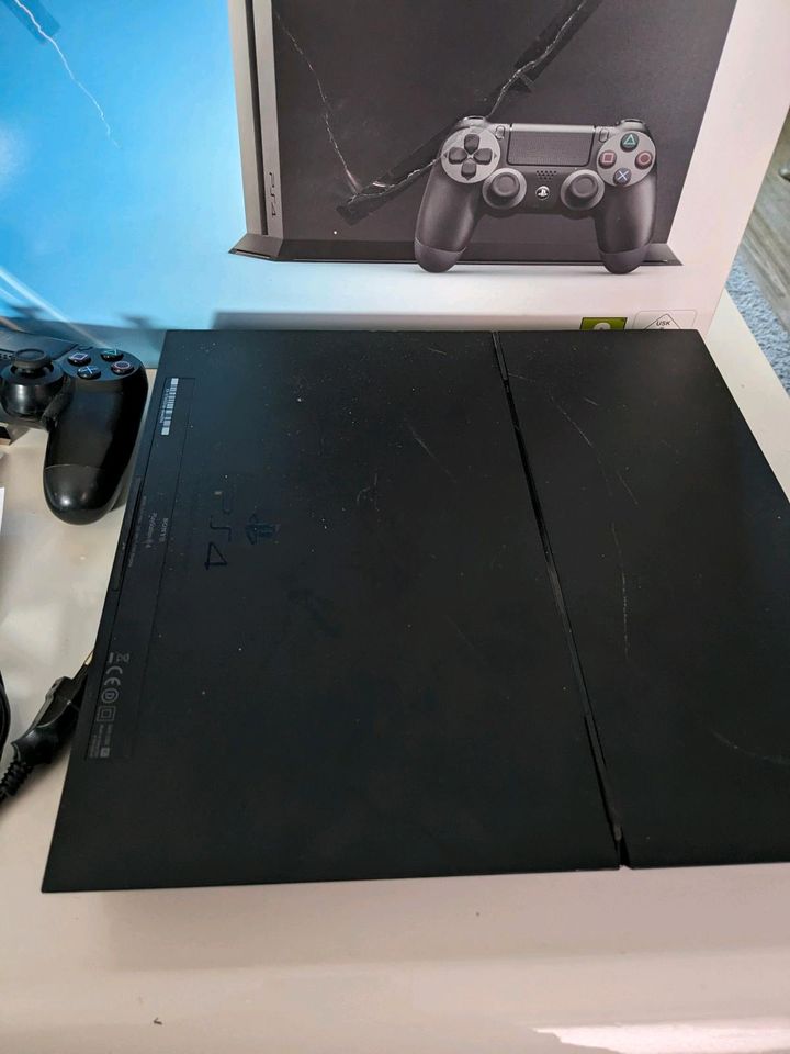 PS 4 Slim 500GB in Ellwangen (Jagst)