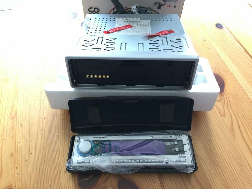 Autoradio für DIN Schacht Medion CD und MP3 Player Radio in Braunschweig