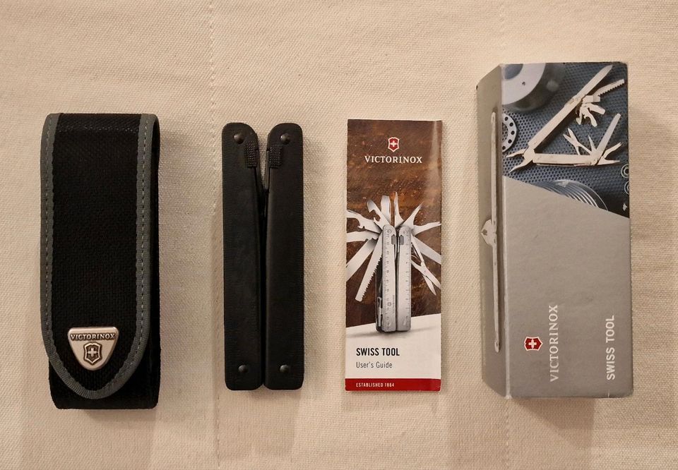 Victorinox Taschenwerkzeug Swisstool Brüniert Nylonetui 3.0323.3N in Konstanz