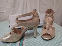 Neue High Heels gold Gr.37,#echt Leder, 5th Avenue,  8 cm Absatz Niedersachsen - Velpke Vorschau