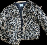 Stylische Kunstfelljacke mit Leopardenmuster und Reißverschluss Berlin - Tegel Vorschau