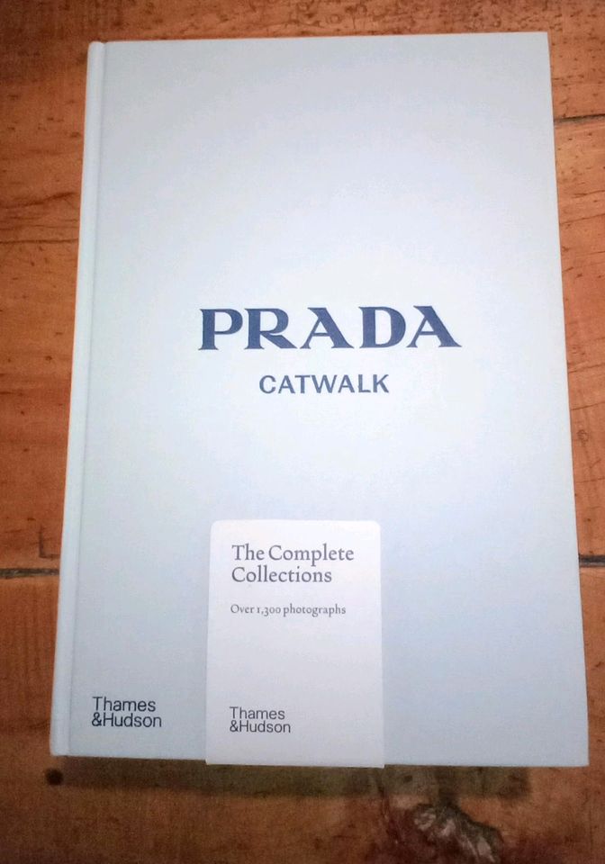 PRADA CATWALK - Buch in Aldenhoven