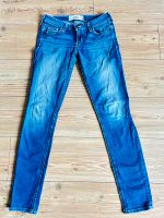 Schöne Hollister Jeans Hose 1R W25 L31  Gr. 34 Nordrhein-Westfalen - Gummersbach Vorschau