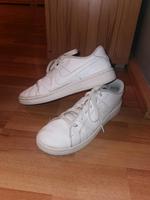 Nike Sneaker Schuhe Größe 38.5 Hessen - Gründau Vorschau