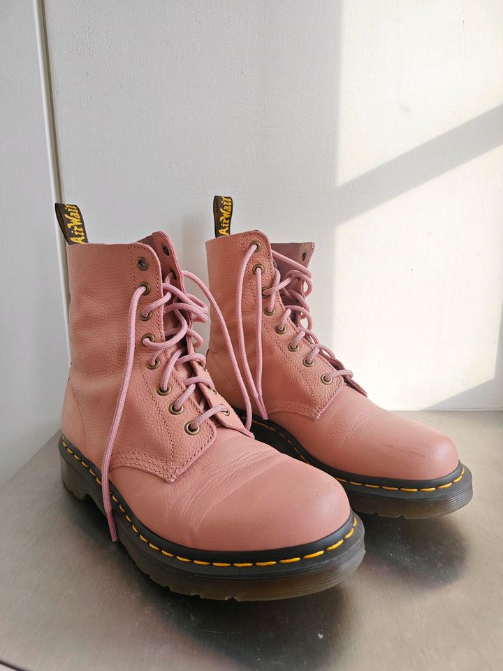 Dr. Martens rosa Pascal Virginia Stiefel in Karlsruhe