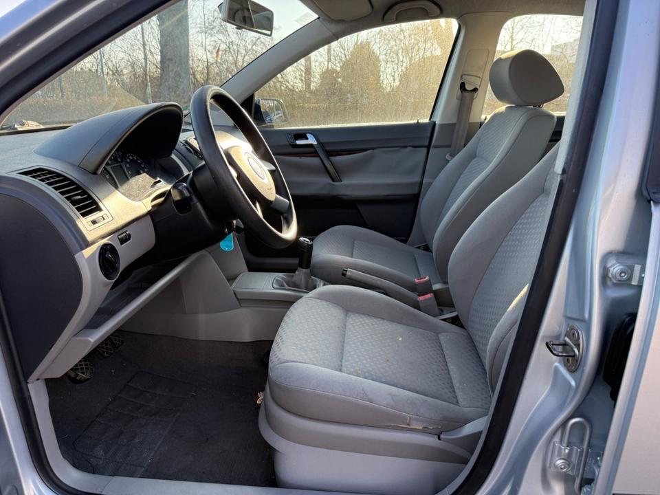 Volkswagen Polo IV 1.4 Basis*TOP ANGEBOT*TÜV/ASU NEU*TOP* in Rüsselsheim