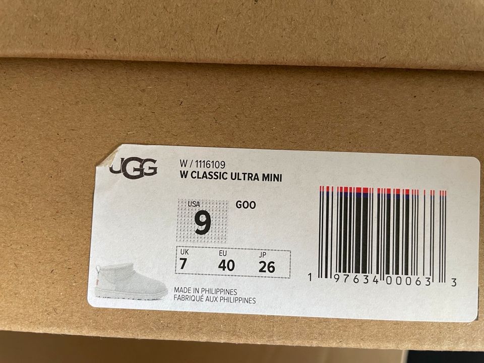 Neu original mini Classic UGG Boots Gr 40 Stiefeletten in Empfingen