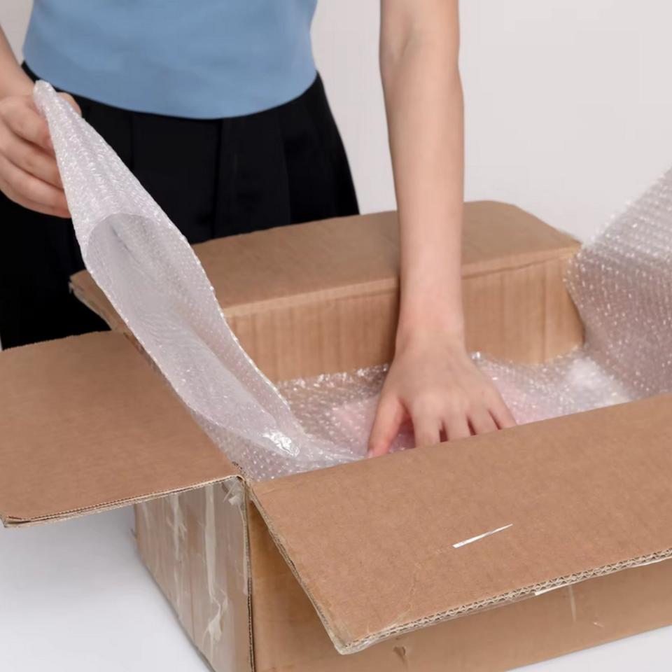 Luftpolsterfolie 3-lagig 10mm Noppen Verpackungsmaterial Rolle in Karben