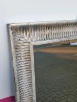 Spiegel 91 cm x 130 cm grau weiß gold silber Songe IKEA überarb. Nordrhein-Westfalen - Hilden Vorschau