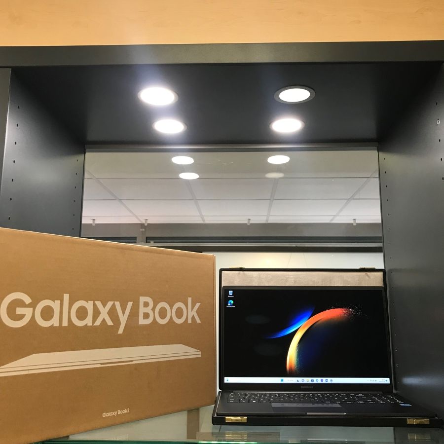 Samsung Galaxy Book 3 Graphit 256 GB 8 GB i3 pdddd 30722 in Düsseldorf