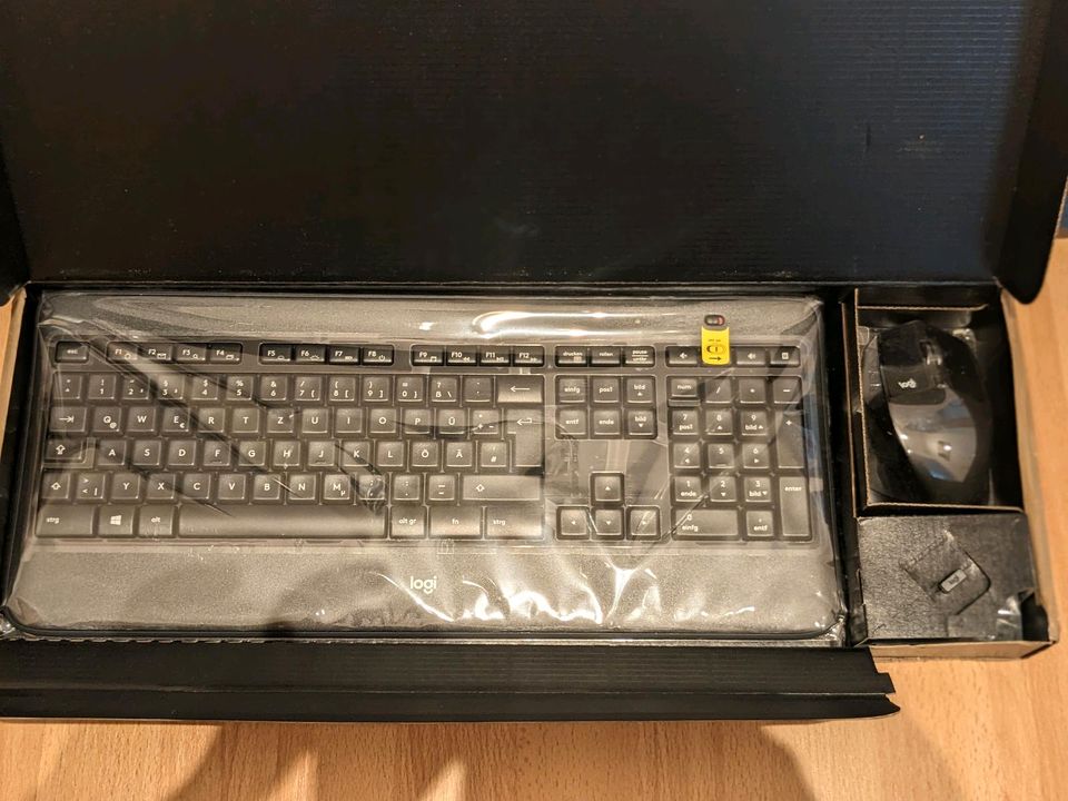 Logitech MX900 Premium Kabelloses Tastatur Maus Set, 2.4 GHz NEU in  Nordrhein-Westfalen - Unna | Tastatur & Maus gebraucht kaufen | eBay  Kleinanzeigen ist jetzt Kleinanzeigen