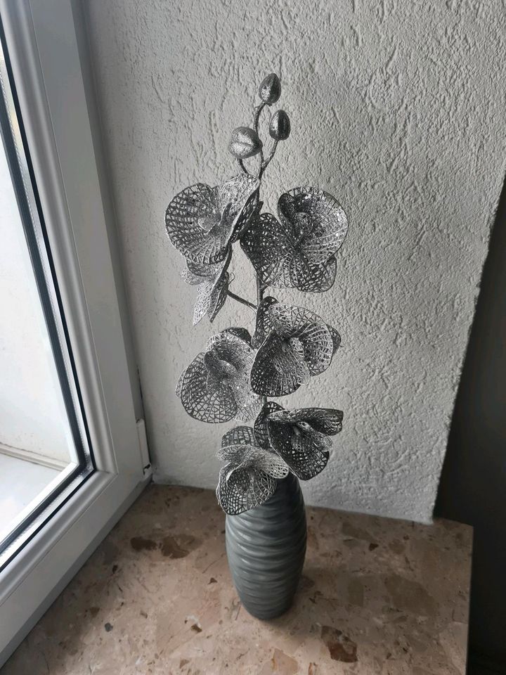Künstliche Orchidee  Silber glänzend + Vase in Schelklingen