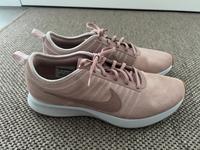 Nike Turnschuhe/Sportschuhe Gr. 41 rosa Bayern - Schlüsselfeld Vorschau