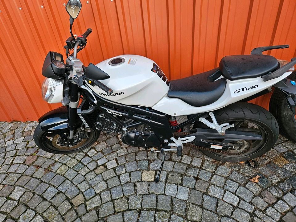 Hyosung GT650 i naked in Furth im Wald