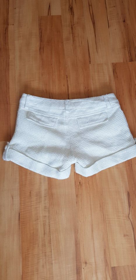 Schöne Shorts in Weiß Gr.: S - Sehr gut erhalten in Rheine