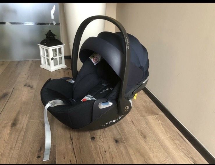 Cybex Platinum Cloud Z i-Size Babyschale / Kindersitz in Weilerswist