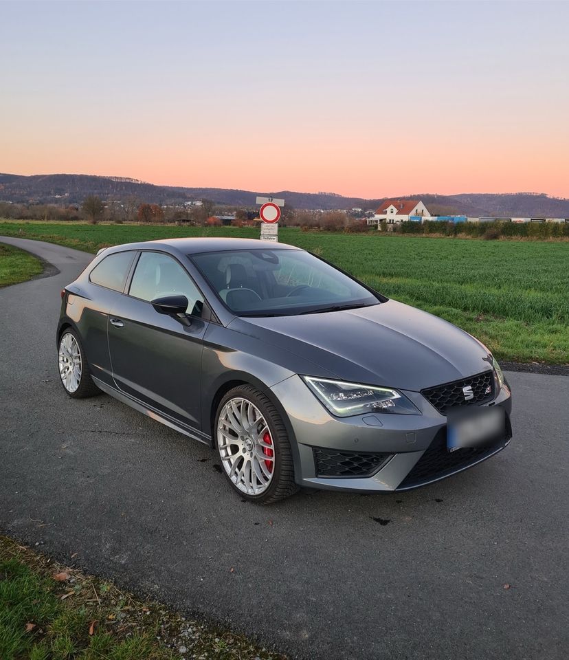 Seat Leon Cupra 2.0 DSG LED Performance in Bad Pyrmont