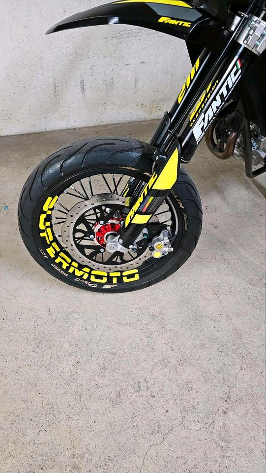 SUPERMOTO Felgenrand Aufkleber Set für 2 Felgen  38,99€ in Jesenwang