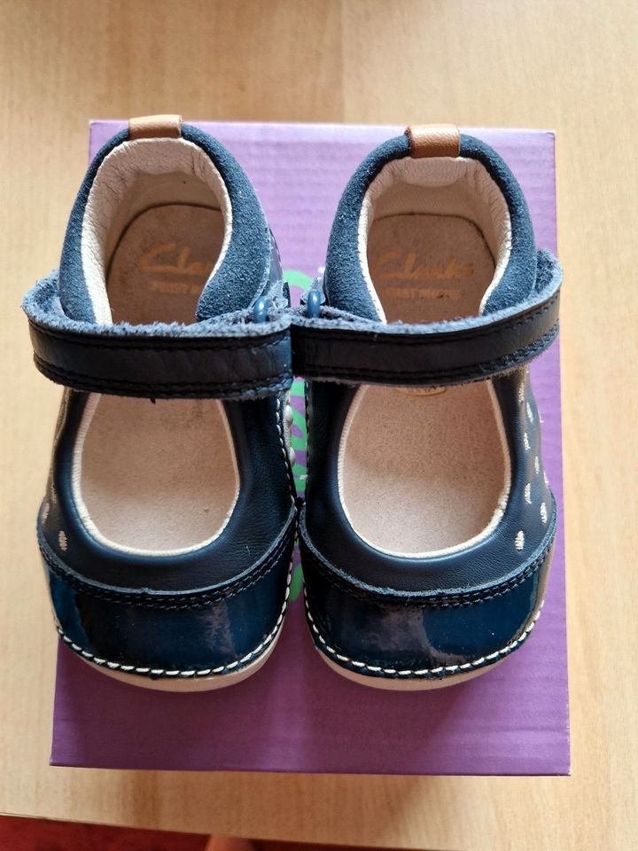 Clarks Schuhe Lauflernschuhe Ballerinas Mädchen Gr. 17,5 wie neu in Tönisvorst