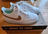 Nike Sneaker 35,5 Court Vision Gold Low NN Damen Kinder OVP Nordrhein-Westfalen - Gummersbach Vorschau