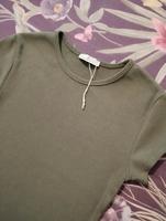 neu basic top von bershka Größe 34 Hessen - Dietzenbach Vorschau