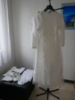 Festliches Kleid, Kommunionkleid + Bolero + allem Zubehör Gr. 146 Frankfurt am Main - Harheim Vorschau