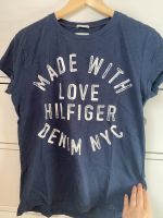 dunkelblaues Hilfiger T-Shirt Hessen - Lampertheim Vorschau