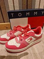 Tommy Jeans Sneaker Gr.41 Neu mit Original Verpackung Nordrhein-Westfalen - Dörentrup Vorschau