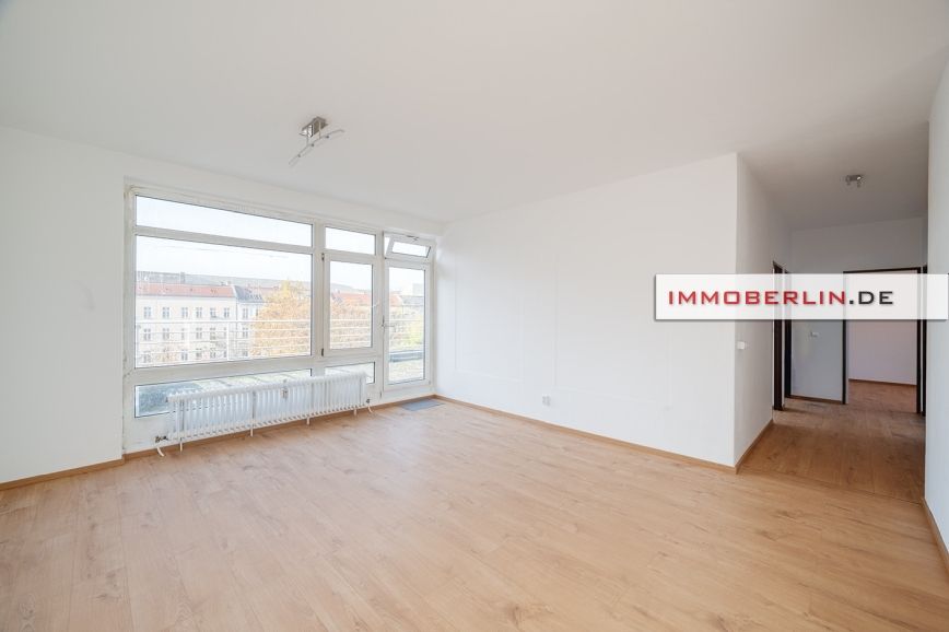 IMMOBERLIN.DE - Echtes Penthouse in Toplage – Sanierte Wohnung mit Südwestterrasse in Berlin