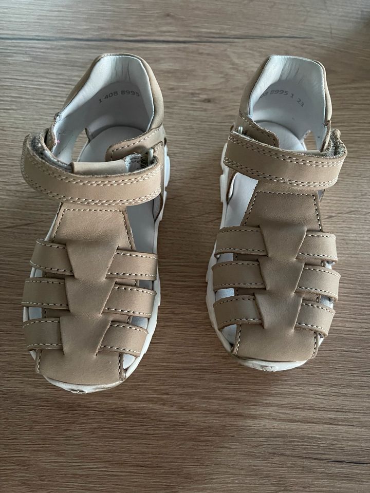 Elefanten Sandalen Gr. 23 neu in Lich