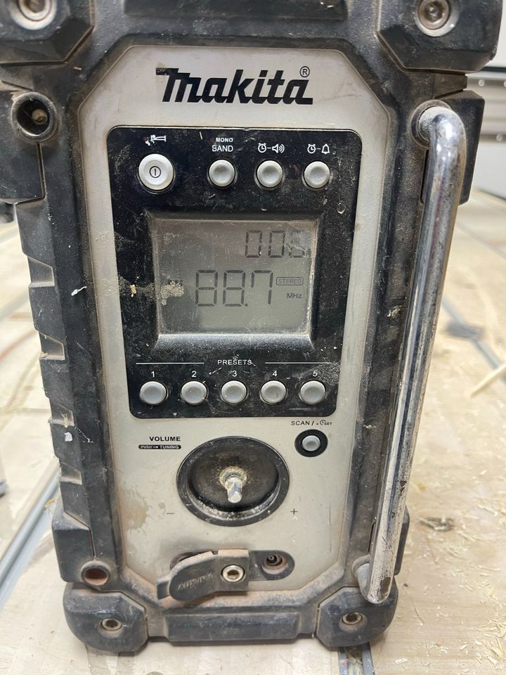 Makita dmr 102 Baustellenradio 18volt gebraucht in Wiedergeltingen