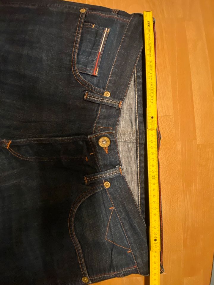 Tommy Hilfiger Herren Jeans  Ronan Größe 36/30 in Biberach an der Riß