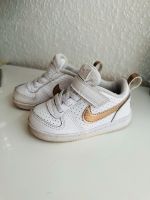 Nike 22 weiß gold Nordrhein-Westfalen - Brühl Vorschau