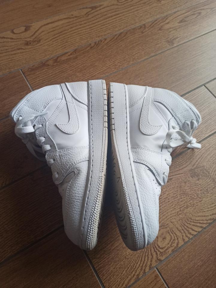 Nike Air Jordan 1 MID (GS) White / White-White 39 OVP in Petershagen