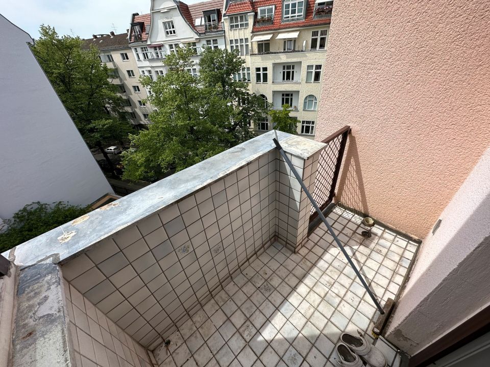 Attraktive 3-Zimmer-Wohnung mit Drei Balkonen – Top-Lage nahe Kurfürstendamm und bezugsfrei in Berlin