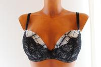 H&M BH Push Up 85B Spitze schwarz weiß guter Zustand Niedersachsen - Borkum Vorschau