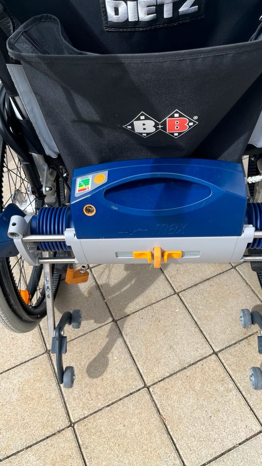 Rollstuhl (Dietz) mit V-Max Antrieb in Laichingen