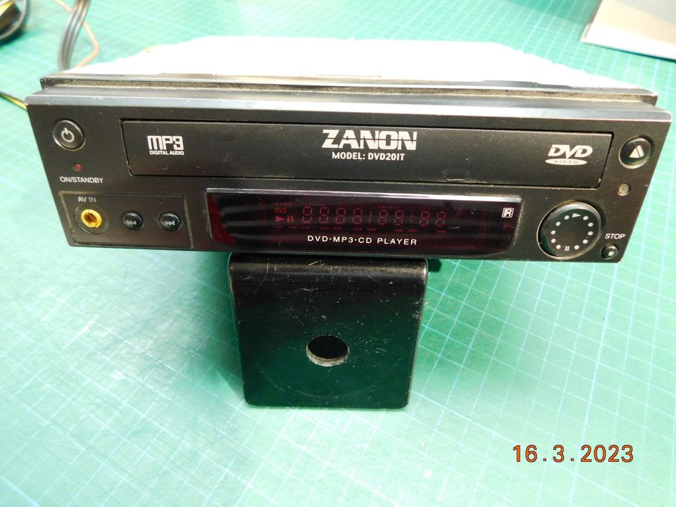 Auto ZANON DVD Player Monitor 5,6“ 12V in Darmstadt