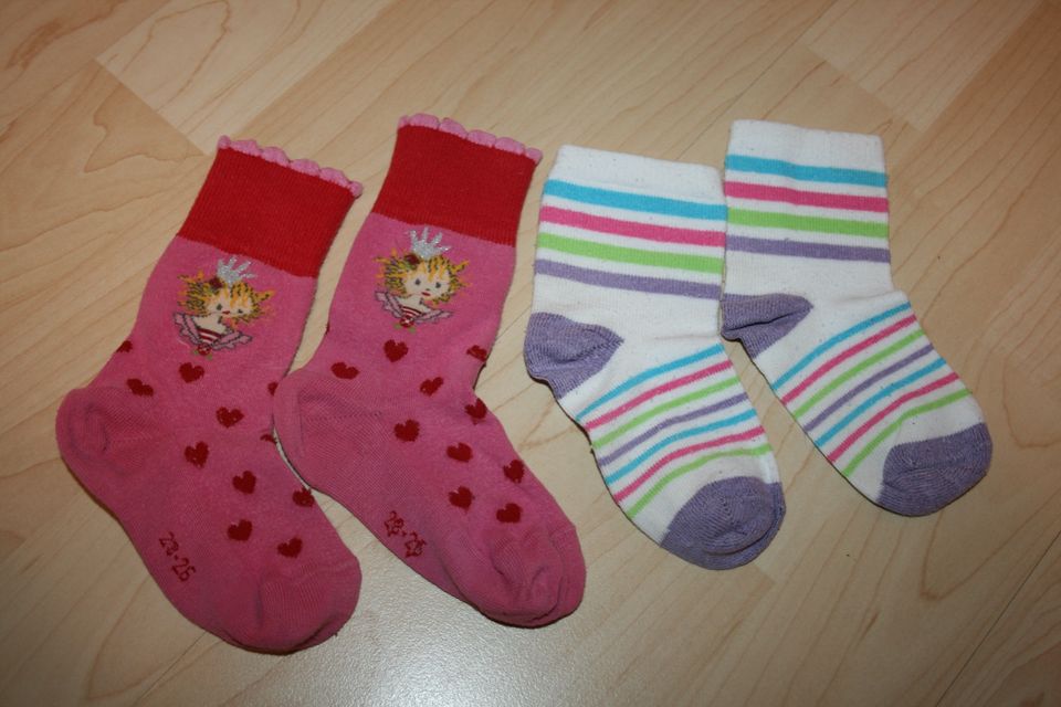 2 Paar Socken, Lillifee und Falke, Gr. 23-26, TOP in Gevelsberg