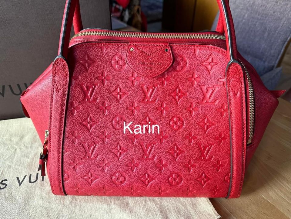 Louis Vuitton Marais MM Tasche Cherry Rot (Full-Set) NEU in Siegenburg