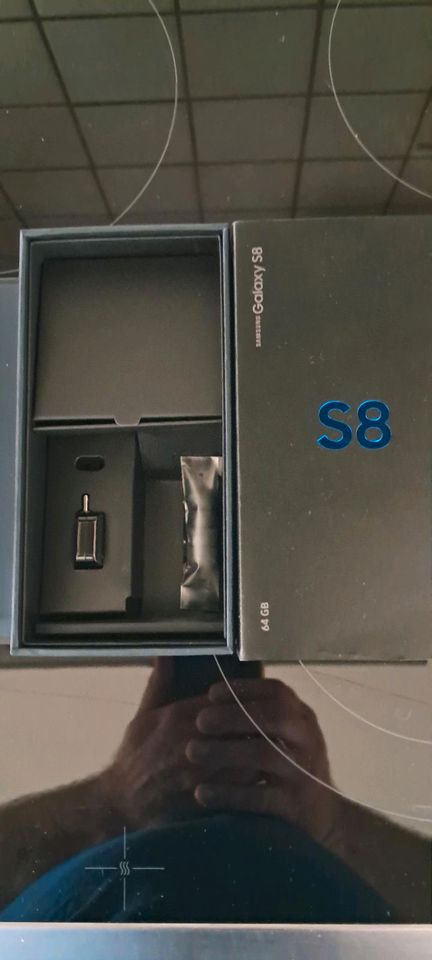 Verpackung von Samsung Galaxie S8 in Kruft