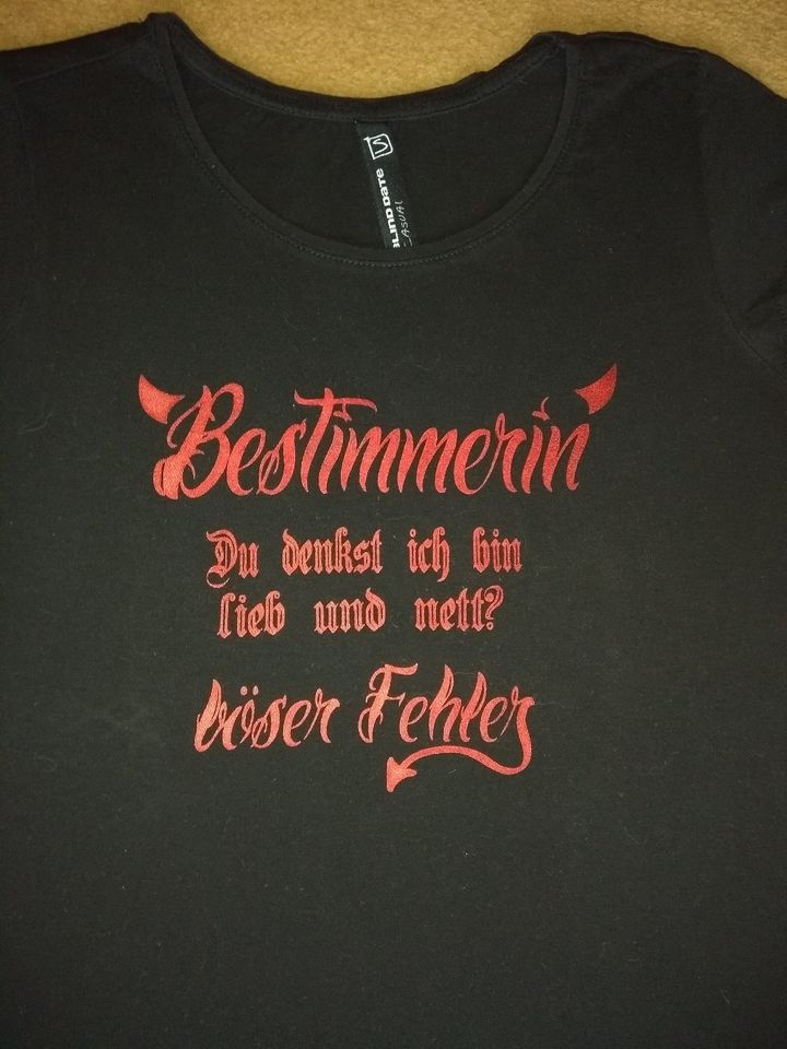 T-Shirt schwarz, rot "Bestimmerin", Gr. S, NEU in Amberg